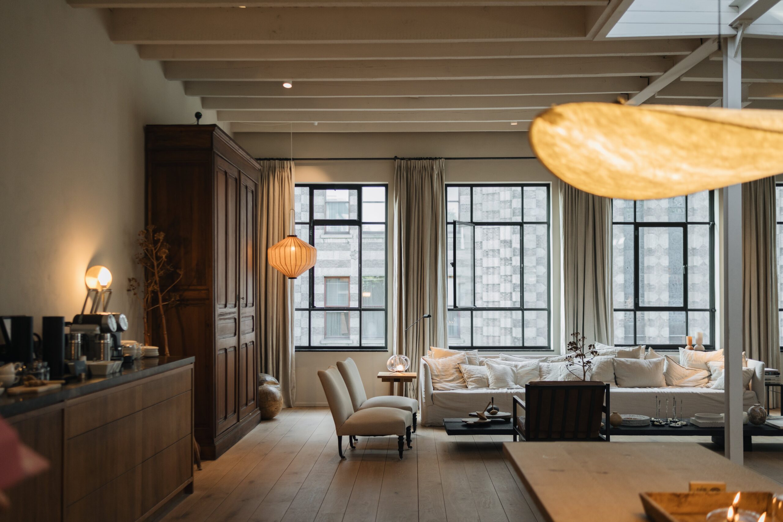 Lamper til stuen – inspiration til den perfekte belysning